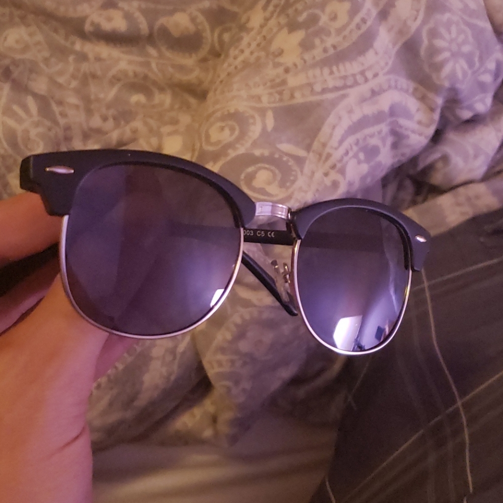 sunglasses